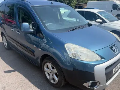 Used Peugeot TePee Outdoor 112 HP (82 kW) 2011 Estate