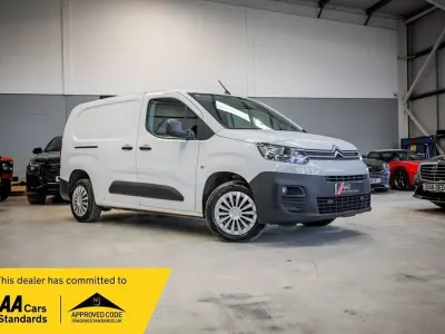 Second-hand Citroën Berlingo 100 CP (73 kW) 2020 Alb Monovolum
