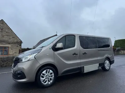 Used Renault Trafic 2018 Beige MPV