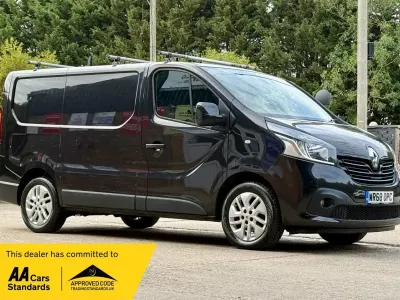 Used Renault Trafic 2018 Black MPV