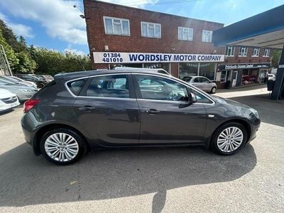 Usado Vauxhall Astra Excite 2015 Gris Utilitario