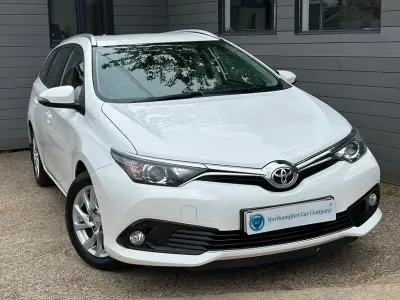 Used Toyota Auris 2015