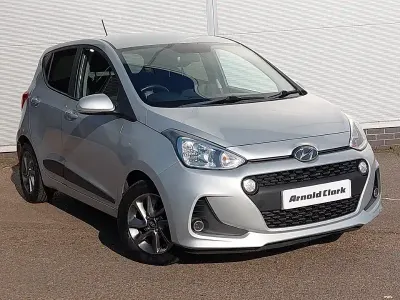 Used Hyundai i10 Premium 66 HP (48 kW) 2018 Silver Hatchback