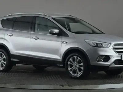 Usado Ford Kuga Titanium 120 HP (88 kW) 2018 Prateado SUV