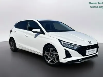 Used Hyundai i20 Premium 100 HP (73 kW) 2023 White Hatchback