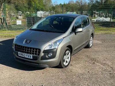 Usado Peugeot 3008 Active 2013 Gris Familiar