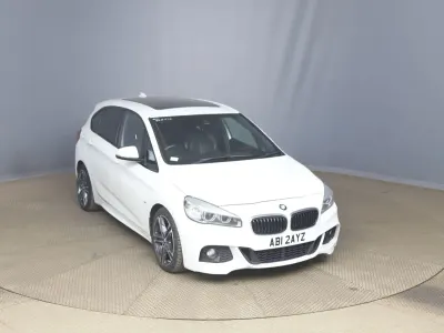 Begagnad BMW 220 M Sport 190 HK (139 kW) 2015 Vit Halvkombi