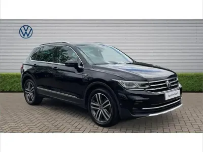 Usado VW Tiguan Elegance 150 CV (110 kW) 2022 Negro SUV