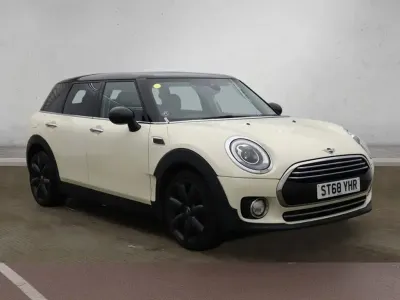 Used Mini Cooper Clubman Exclusive 136 HP (100 kW) 2019 White Estate