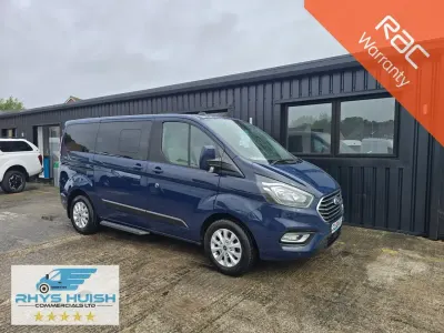 Usado Ford Tourneo Zetec 2019 Azul Monovolumen