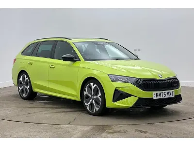 Used Skoda Octavia vRS 195 HP (143 kW) 2025 Hyper green Estate
