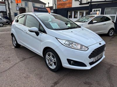 Used Ford Fiesta Zetec 2013 White Hatchback