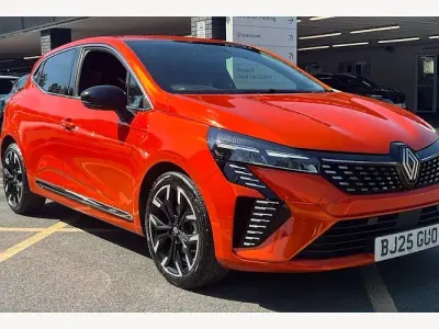 Used Renault Clio Techno 143 HP (105 kW) 2025 Orange  Hatchback