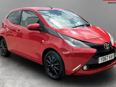 Used Toyota Aygo x-style 69 HP (50 kW) 2017 Red Hatchback