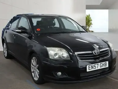 Usado Toyota Avensis 147 HP (108 kW) 2007 Preto Citadino