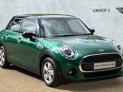 Begagnad Mini Cooper Classic 136 HK (100 kW) 2020 Grön Halvkombi