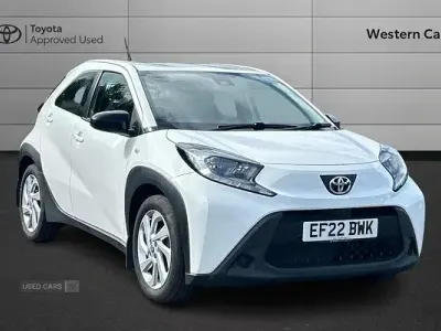 Used Toyota Aygo X PURE 72 HP (52 kW) 2022 White SUV