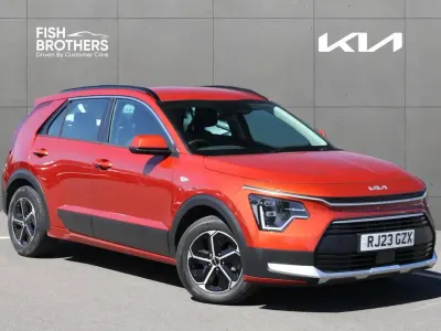 Used Kia Niro 139 HP (102 kW) 2023 Orange SUV