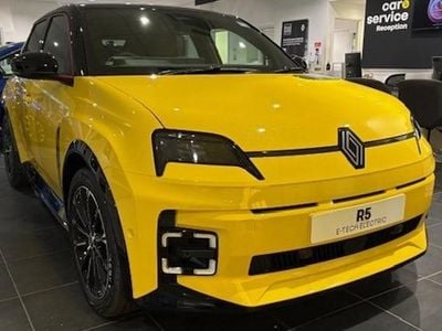 New 2025 Renault 5 E-Tech Iconic Hatchback | £25,383 (Fair price)