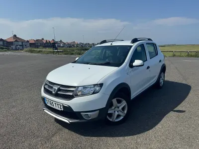 Used Dacia Sandero Lauréate 2015 White Hatchback