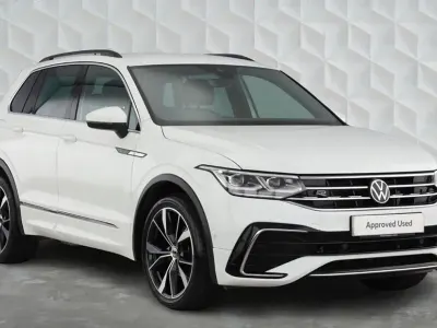 Begagnad VW Tiguan R-line 150 HK (110 kW) 2023 Vit SUV