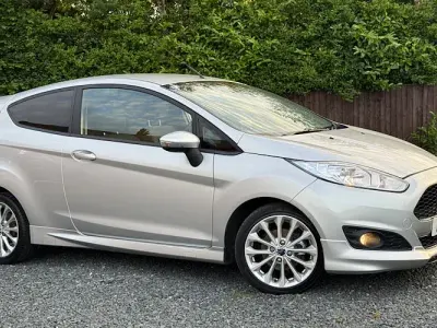Used Ford Fiesta Zetec 125 HP (91 kW) 2015 Silver Hatchback