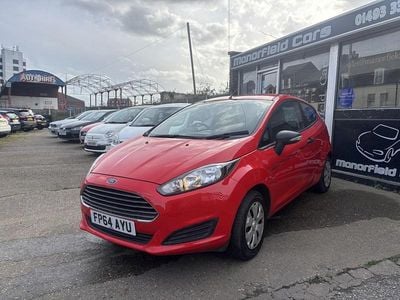 Used Ford Fiesta Studio 82 HP (60 kW) 2014 Red Hatchback