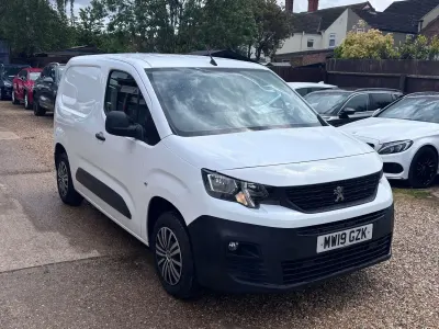 Used Peugeot Partner 2019 White MPV