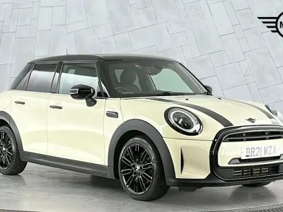 Used Mini Cooper Exclusive 134 HP (98 kW) 2021 White Hatchback