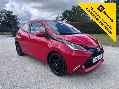 Used Toyota Aygo x-press 68 HP (50 kW) 2015 Red Hatchback