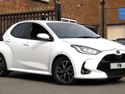 Second-hand Toyota Yaris Hybrid Design 116 CP (85 kW) 2023