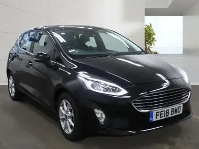 Begagnad Ford Fiesta Zetec 85 HK (62 kW) 2018 Svart Halvkombi