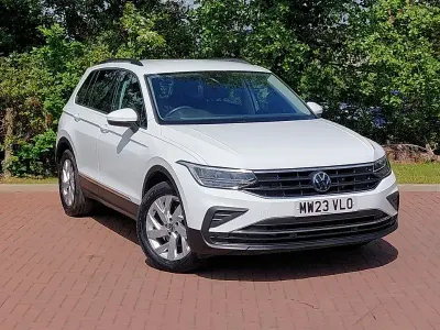 Second-hand VW Tiguan Life 150 CP (110 kW) 2023 Alb SUV
