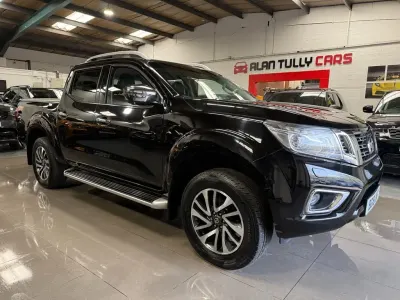 Käytetty Nissan Navara Tekna 190 HP (139 kW) 2018 Musta Nouto