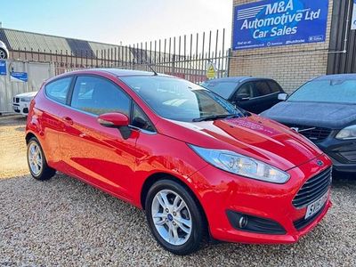 Używany Ford Fiesta Zetec 2015 Czerwony Hatchback