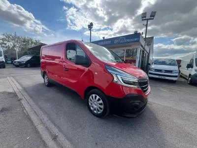 Used Renault Trafic Business 2020 Red MPV