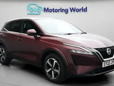 Used Nissan Qashqai N-Connecta 140 HP (102 kW) 2022 Red SUV