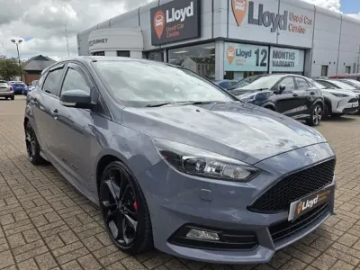 Used Ford Focus ST 247 HP (181 kW) 2018 Grey Hatchback