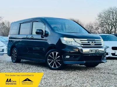 Używany Honda Stepwgn Cool 2014 Czarny Minivan
