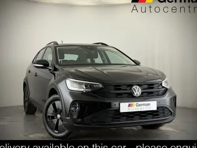 Begagnad VW Taigo Life 2023 Svart SUV