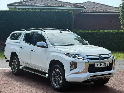 Used Mitsubishi L200 150 HP (110 kW) 2019 White Pickup