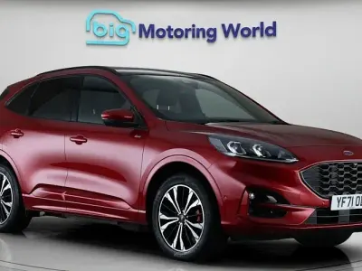 Käytetty Ford Kuga ST-Line X 224 HP (164 kW) 2023 Katumaasturi