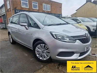 Second-hand Vauxhall Zafira Design Edition 140 CP (102 kW) 2017 Argintiu Monovolum