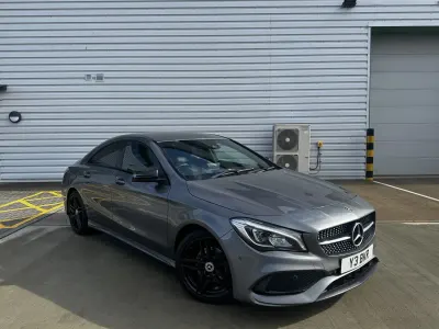 Usado Mercedes CLA200 AMG line 136 HP (100 kW) 2017 Cinzento Sedan