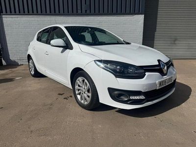 Used Renault Mégane III Dynamique 2015 White Hatchback