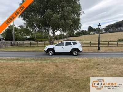 Used Dacia Duster Essentiel 90 HP (66 kW) 2023 White SUV