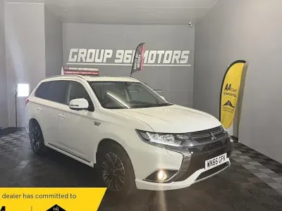 Used Mitsubishi Outlander P-HEV 203 HP (149 kW) 2016 White SUV