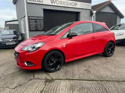 Używany Vauxhall Corsa Edition 2015 Czerwony Hatchback
