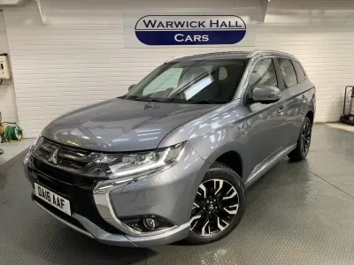 Begagnad Mitsubishi Outlander P-HEV 2016 Grå Kombi