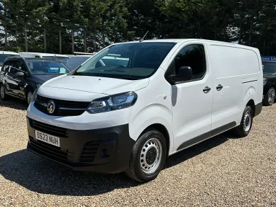 Used Vauxhall Vivaro 100 HP (73 kW) 2023 White MPV